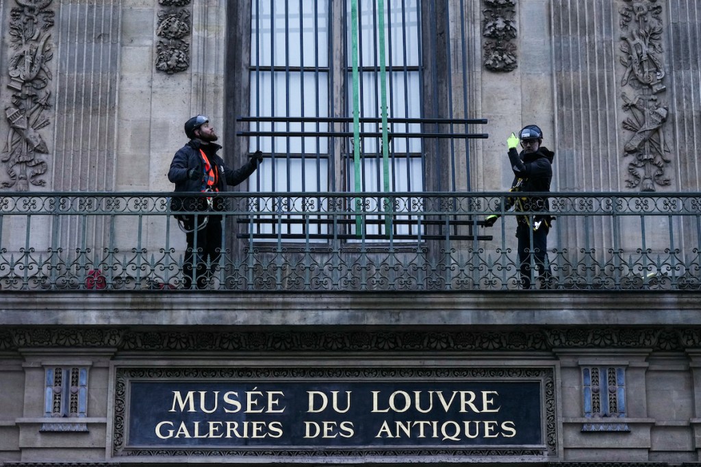 Louvre Installs Bars on Notorious Window at Center of Art Heist