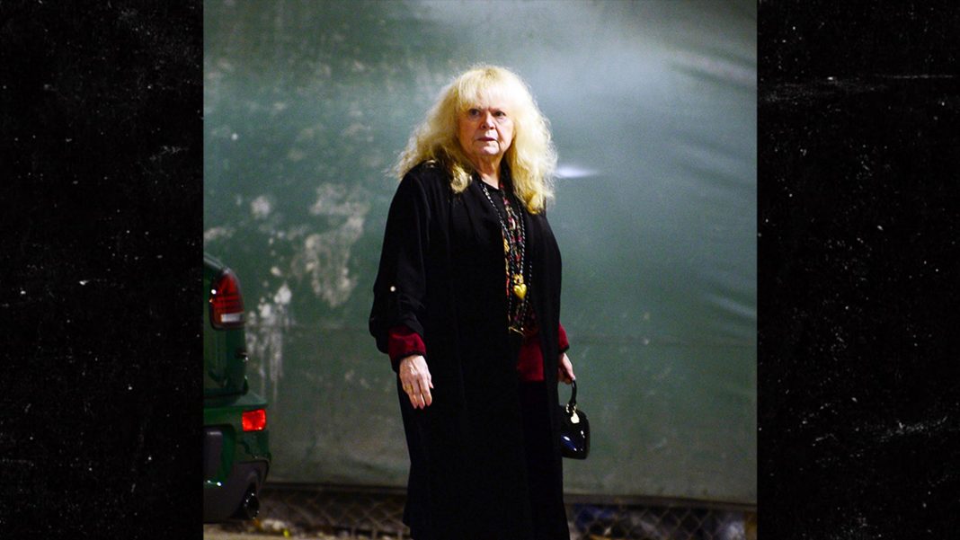 Sally Struthers Seen for First Time Since Rob Reiner’s Death