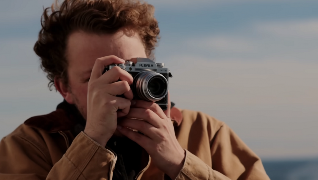 Stop Arguing Zoom vs Prime and Pick What Fits Your Shooting