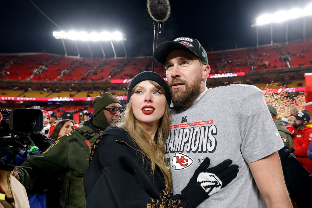 Travis Kelce Says Taylor Swift Gave Him the ‘Best’ Christmas Gift