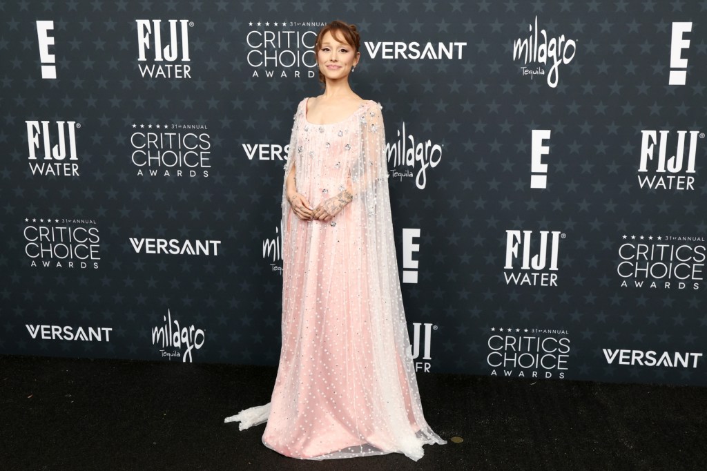 Ariana Grande Gives Tour Update at 2026 Critics Choice Awards