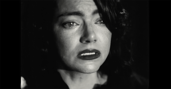 Emma Stone and Yorgos Lanthimos Reunite for Squarespace Super Bowl Emma Stone and Yorgos Lanthimos Reunite for Squarespace Super Bowl Ad