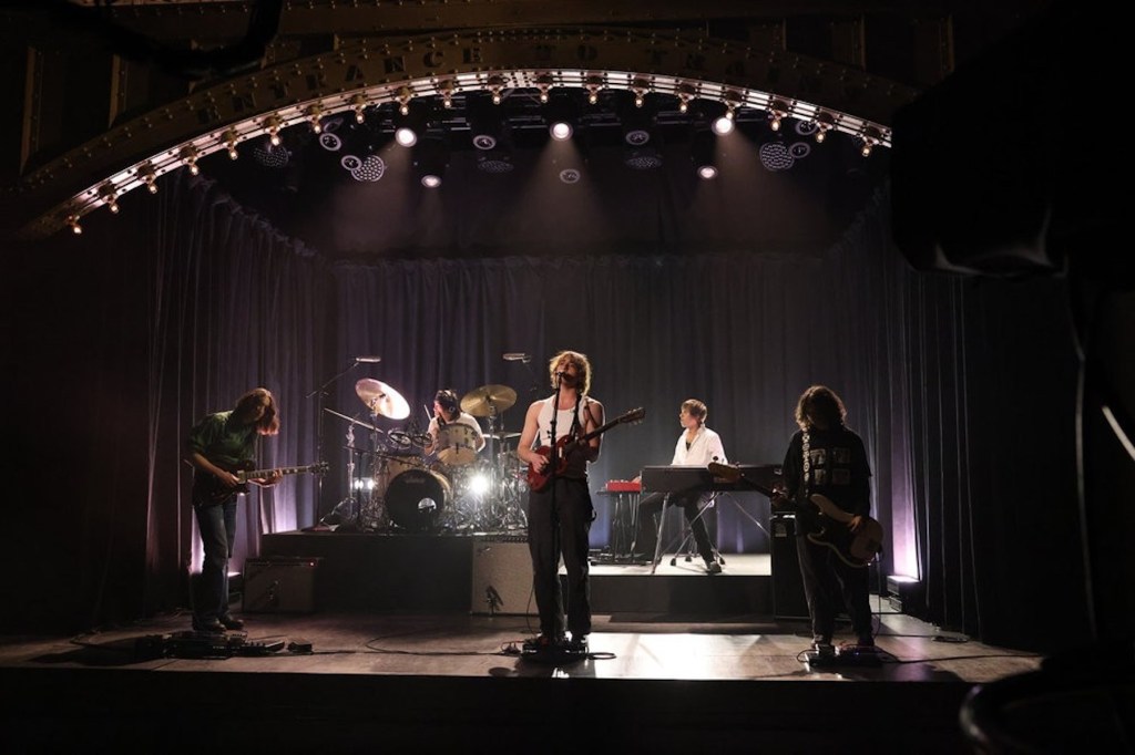 Geese Perform ‘Au Pays du Cocaine’ and ‘Trinidad’