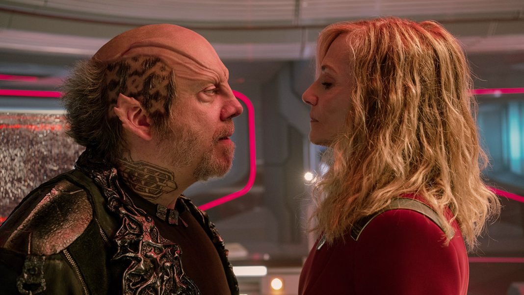 Holly Hunter in Paramount+ Show Paul Giamatti and Holly Hunter in 'Star Trek: Starfleet Academy'