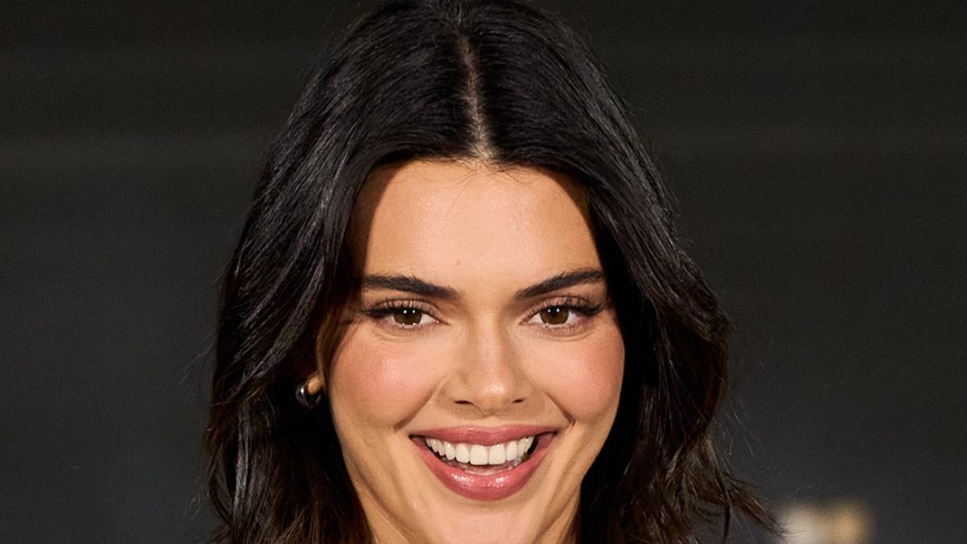 Kendall Jenner Shows Off Her Bare Butt In Sexy Thirst Traps