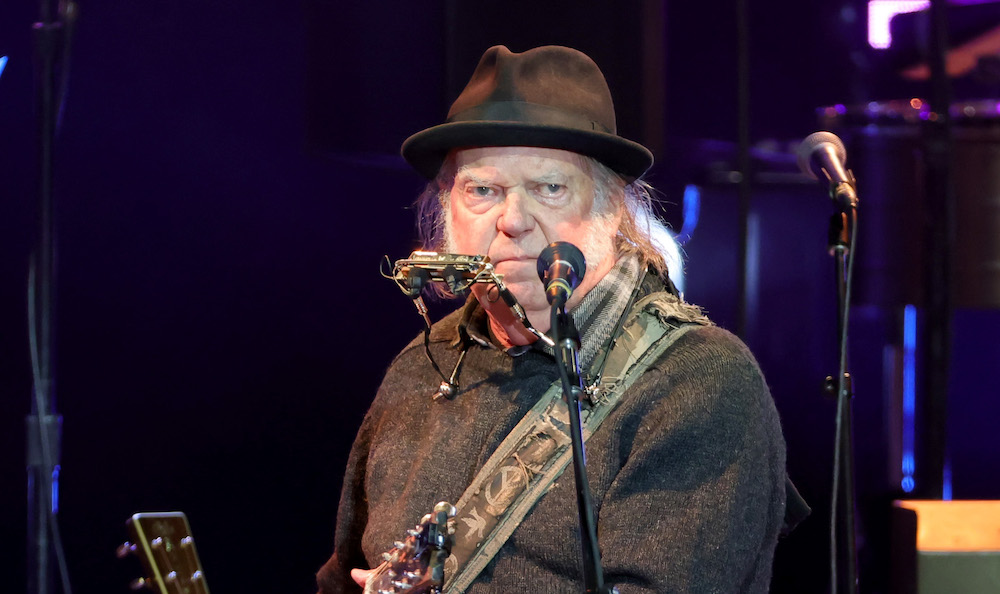Neil Young Seeks To Boycott All Trump-Supporting Companies, Calls Out Apple And Verizon