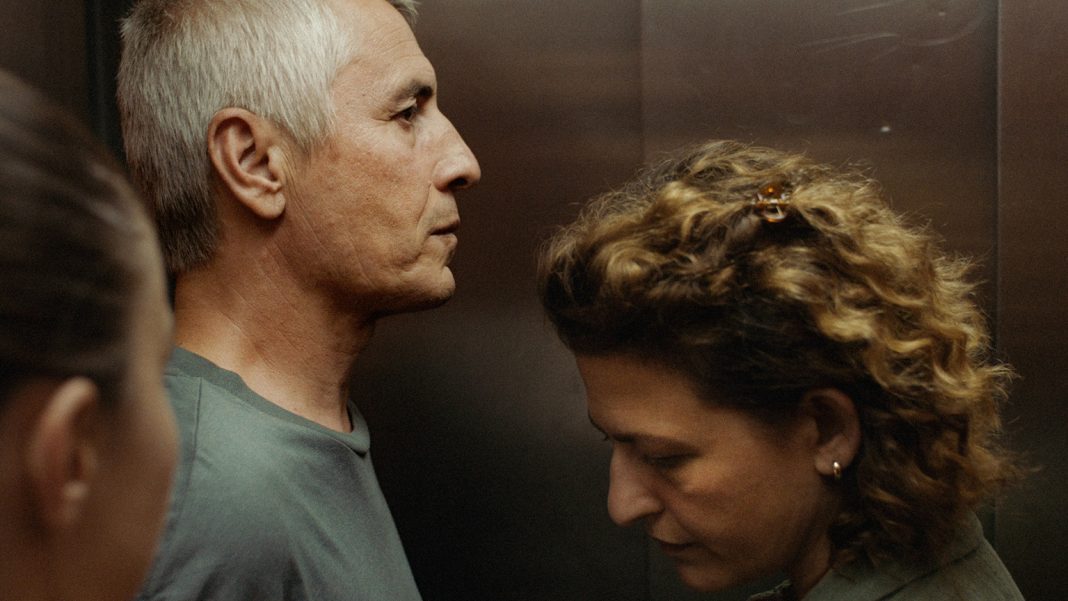 Review: Shame and Money - Cineuropa