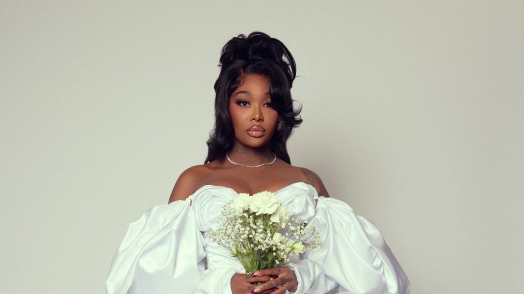 Summer Walker Announces Tour With Monaleo and Odeal Summer Walker Announces Tour With Monaleo and Odeal