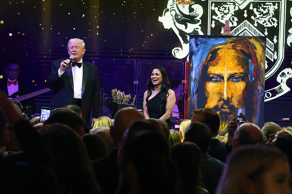 Trump Rings in 2026 at Mar-a-Lago With $2.75 million Art Auction