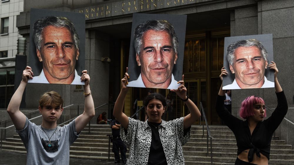 Jeffrey Epstein’s Fashion Ties: Influence, Scandals & Emails