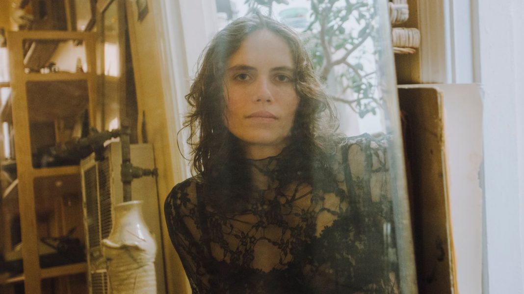 Kathryn Mohr Readies New Album Carve, Shares “Property”