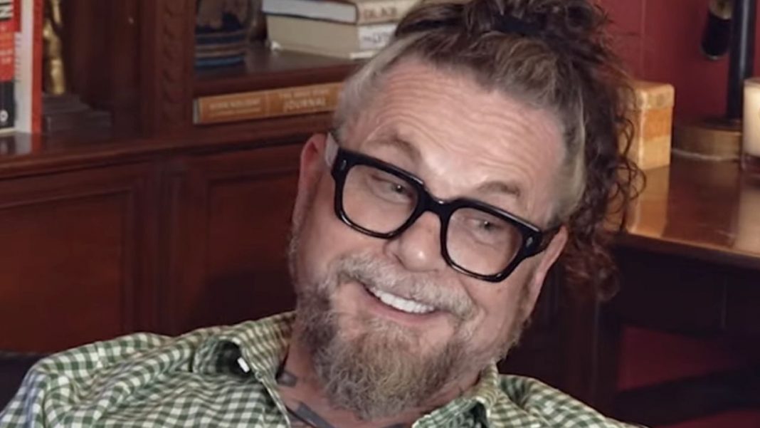 Kurt Sutter Going Scorched Earth Over TV Cancellations (Like Netflix’s The Abandons) Is A Work Of Art In And Of Itself