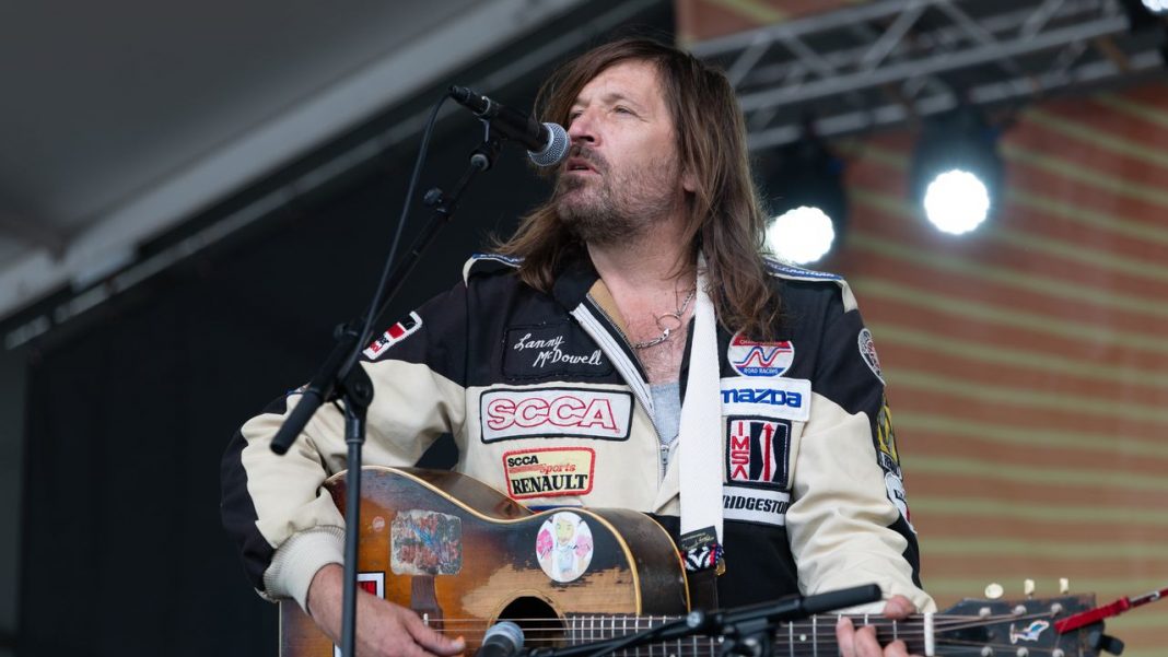 Lemonheads’ Fan Accuses Evan Dando of Sending Unsolicited Explicit Videos