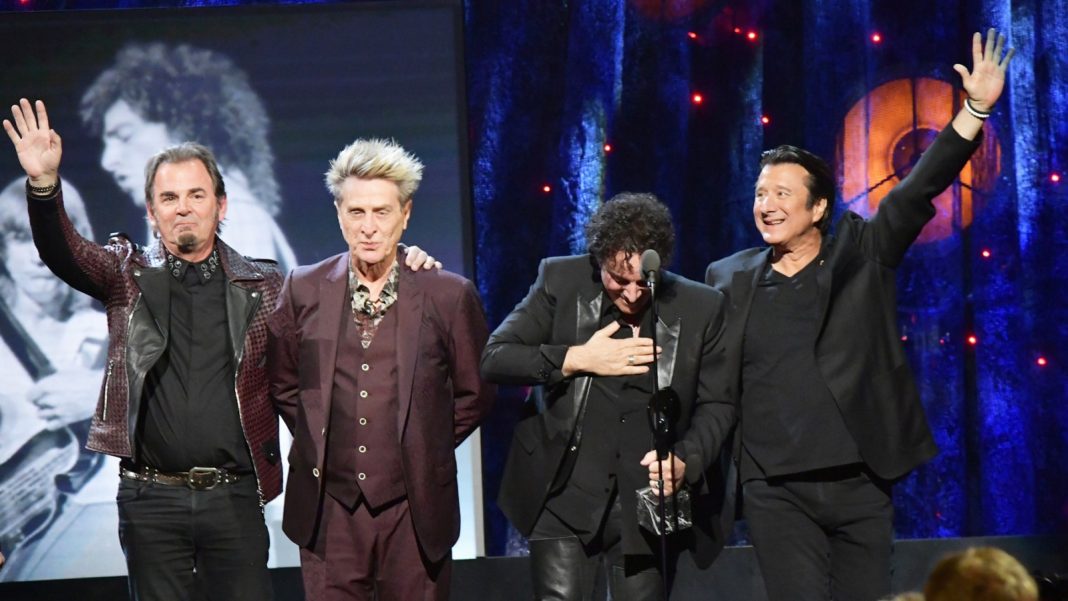 Steve Perry Denies Journey Reunion Rumors