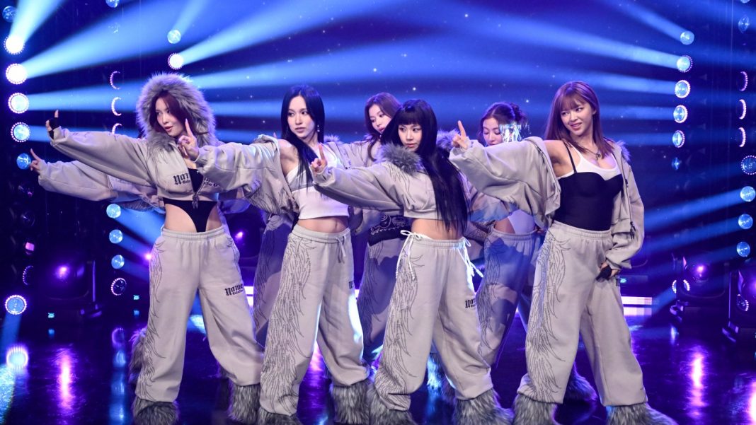 Watch TWICE Revisit Vibrant Hit 'Strategy' on 'Fallon' Watch TWICE Revisit Vibrant Hit 'Strategy' on 'Fallon'