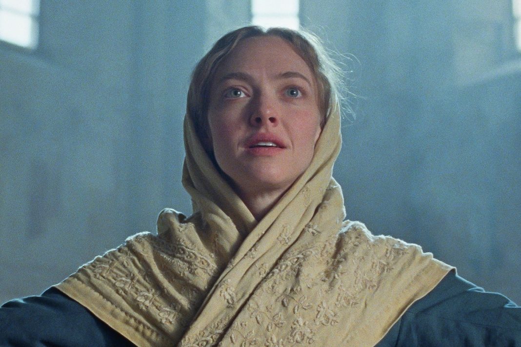 Amanda Seyfried: ‘Community is everything. Socialism is a beautiful idea’ Amanda Seyfried: ‘Community is everything. Socialism is a beautiful idea’