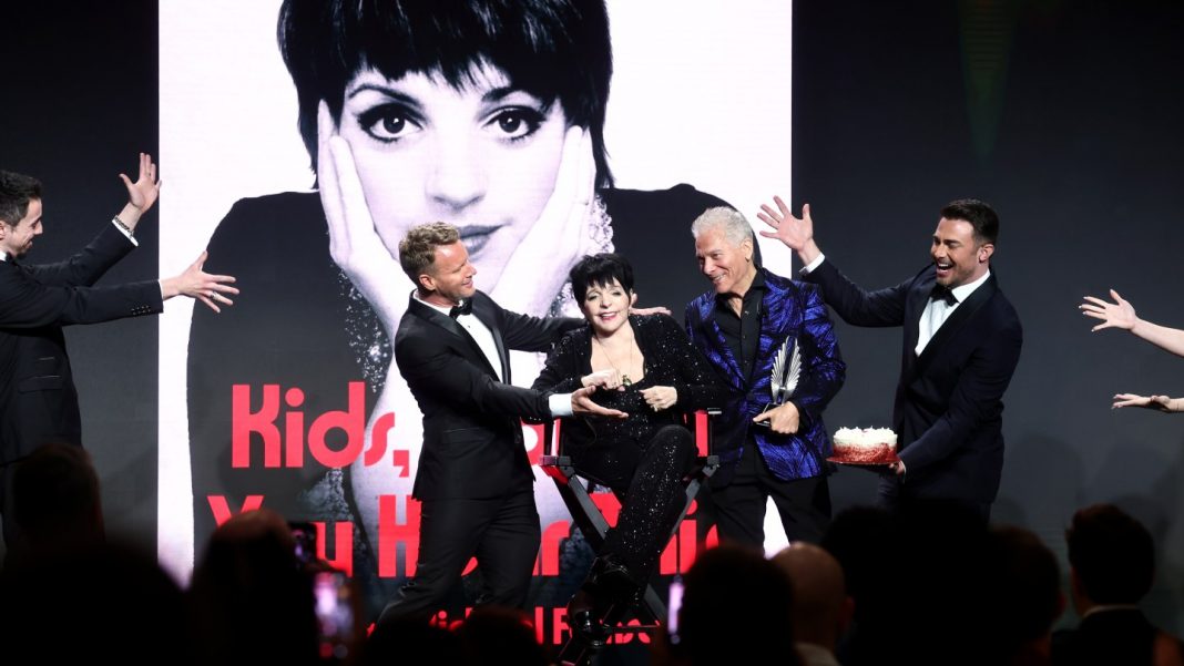 Liza Minnelli Makes Surprise Appearance at the GLAAD Media Awards