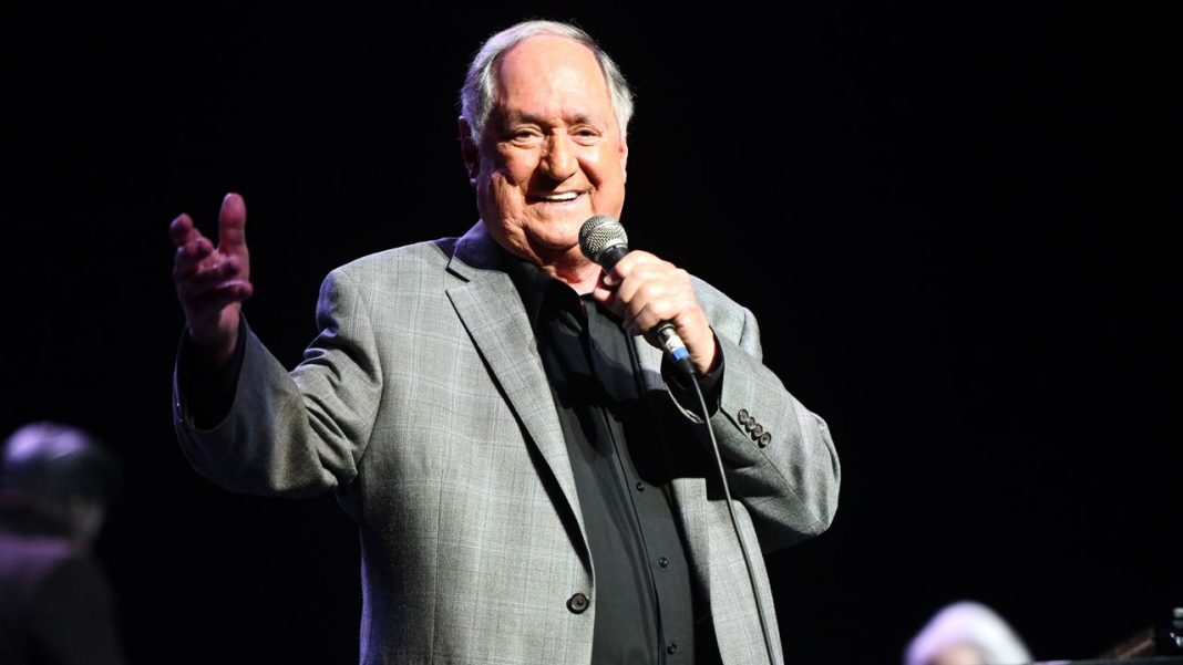 Neil Sedaka, Chart-Topping Pop Singer-Songwriter, Dies at 86