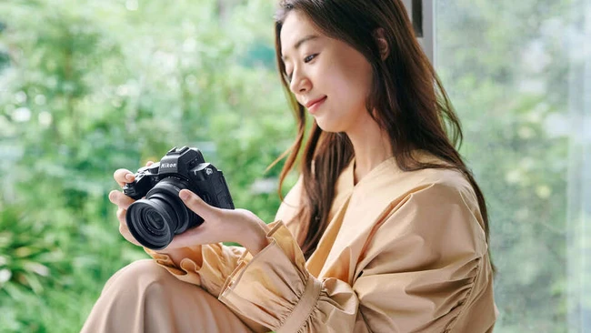 Why APS-C Cameras and Lenses Are Having Their Best Year Ever